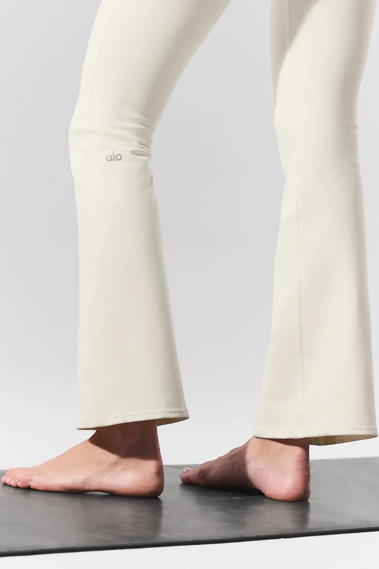 Airbrush High-Waist 7/8 Bootcut Legging "Ivory"